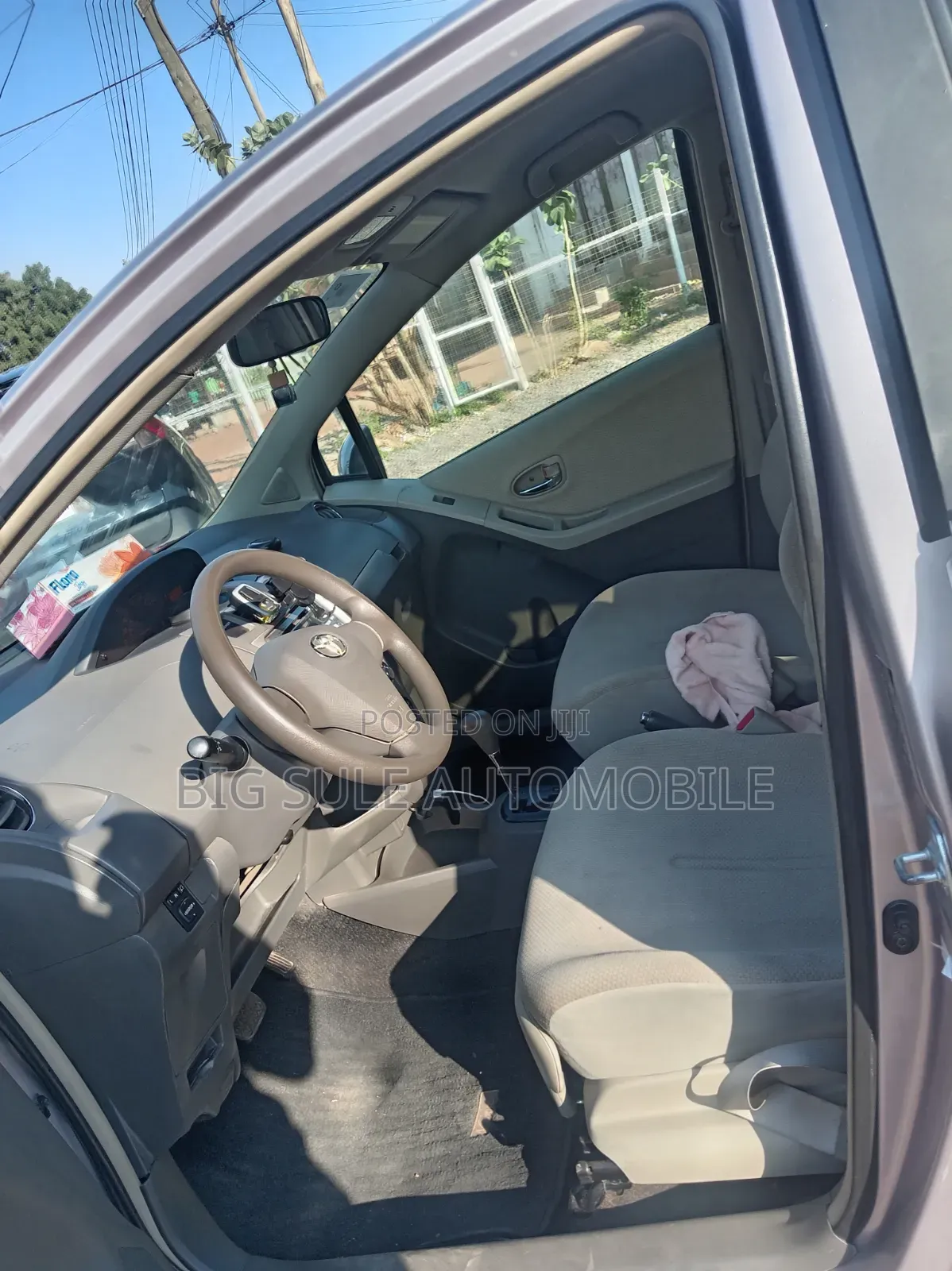 Toyota Vitz 1.5 FWD 5dr 2010 Pink