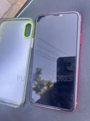 Apple iPhone XR 64 GB Red
