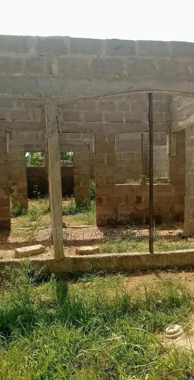 A Five Bedroom Self-Contained House on Two Plots of Land 200×100 Feet