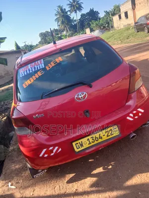 Toyota Vitz 2009 Red