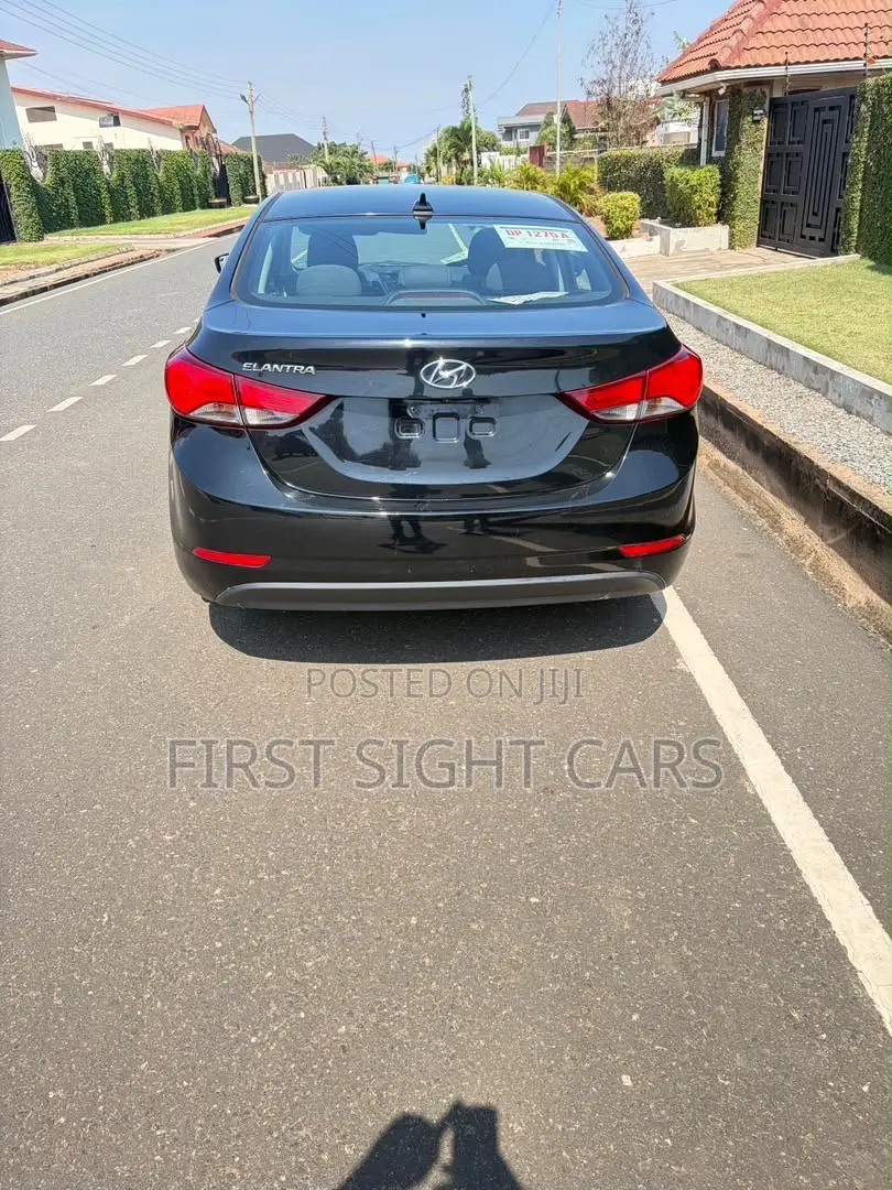 Hyundai Elantra Limited Sedan FWD (1.8L 4cyl 6A) 2016 Black