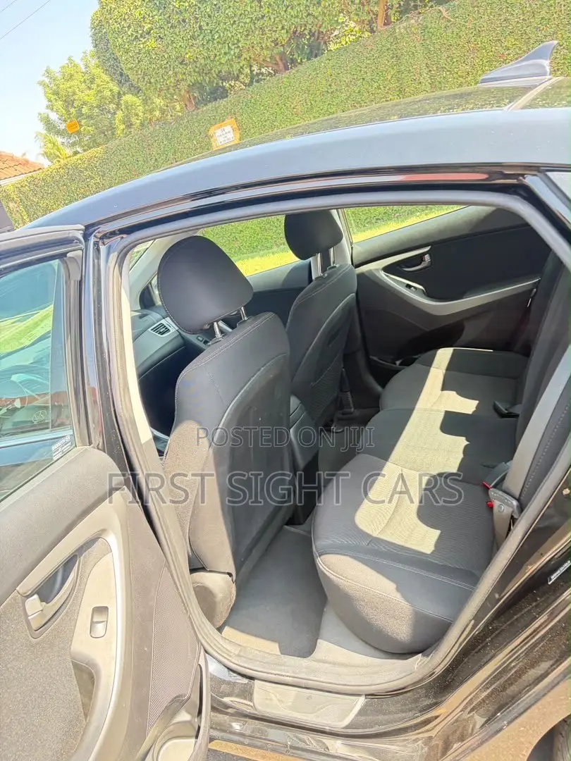 Hyundai Elantra Limited Sedan FWD (1.8L 4cyl 6A) 2016 Black