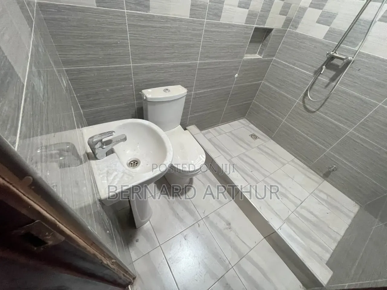 2bdrm Apartment in Bernard Agency, Manhean for rent