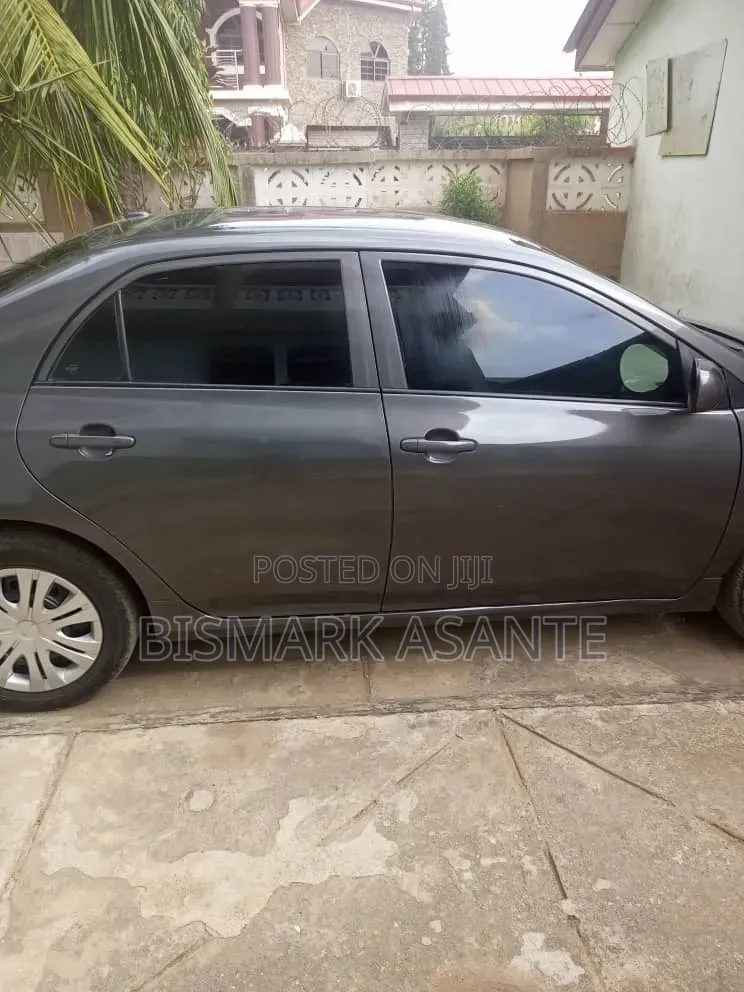 Toyota Corolla 2009 Gray