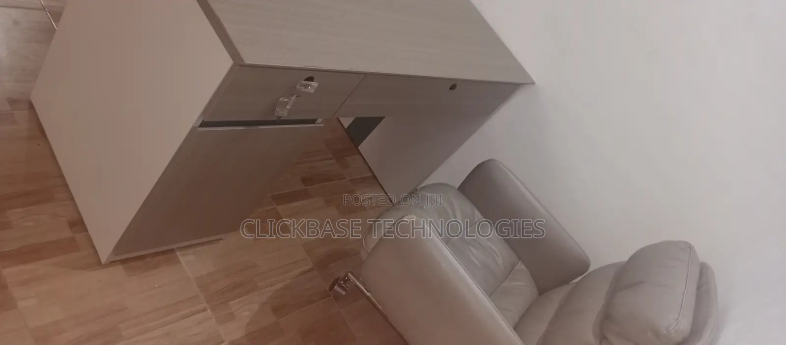Urgent Sale – Office Desk and Executive Swivel Chair
