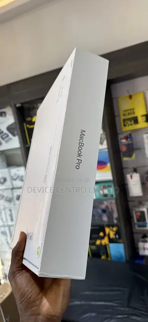 New Laptop Apple MacBook Pro 2025 M5 24GB Apple M5 SSD 1T