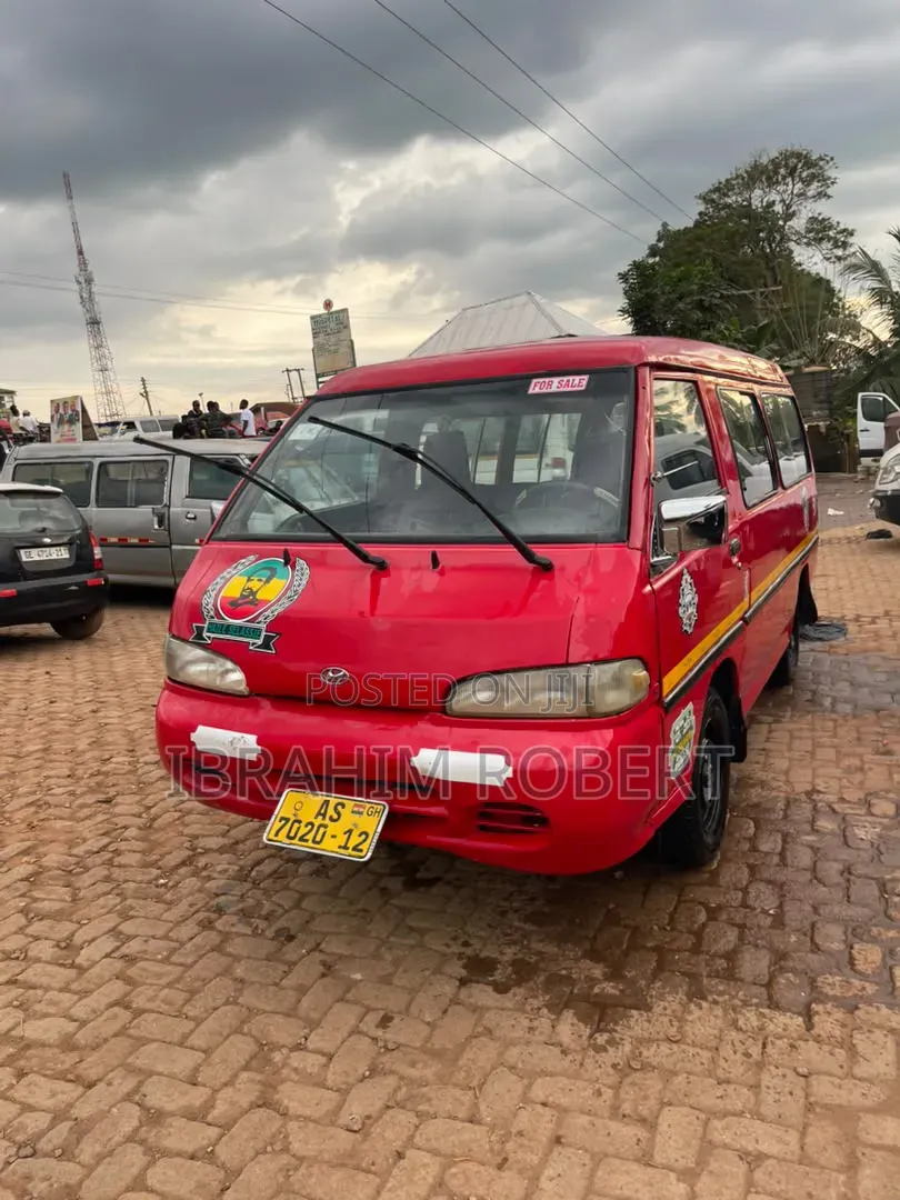 Hyundai H-100 2004 Red
