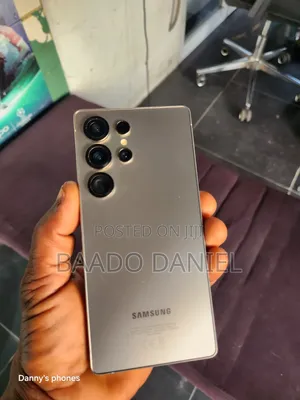 New Samsung Galaxy S25 Ultra 256 GB Gold