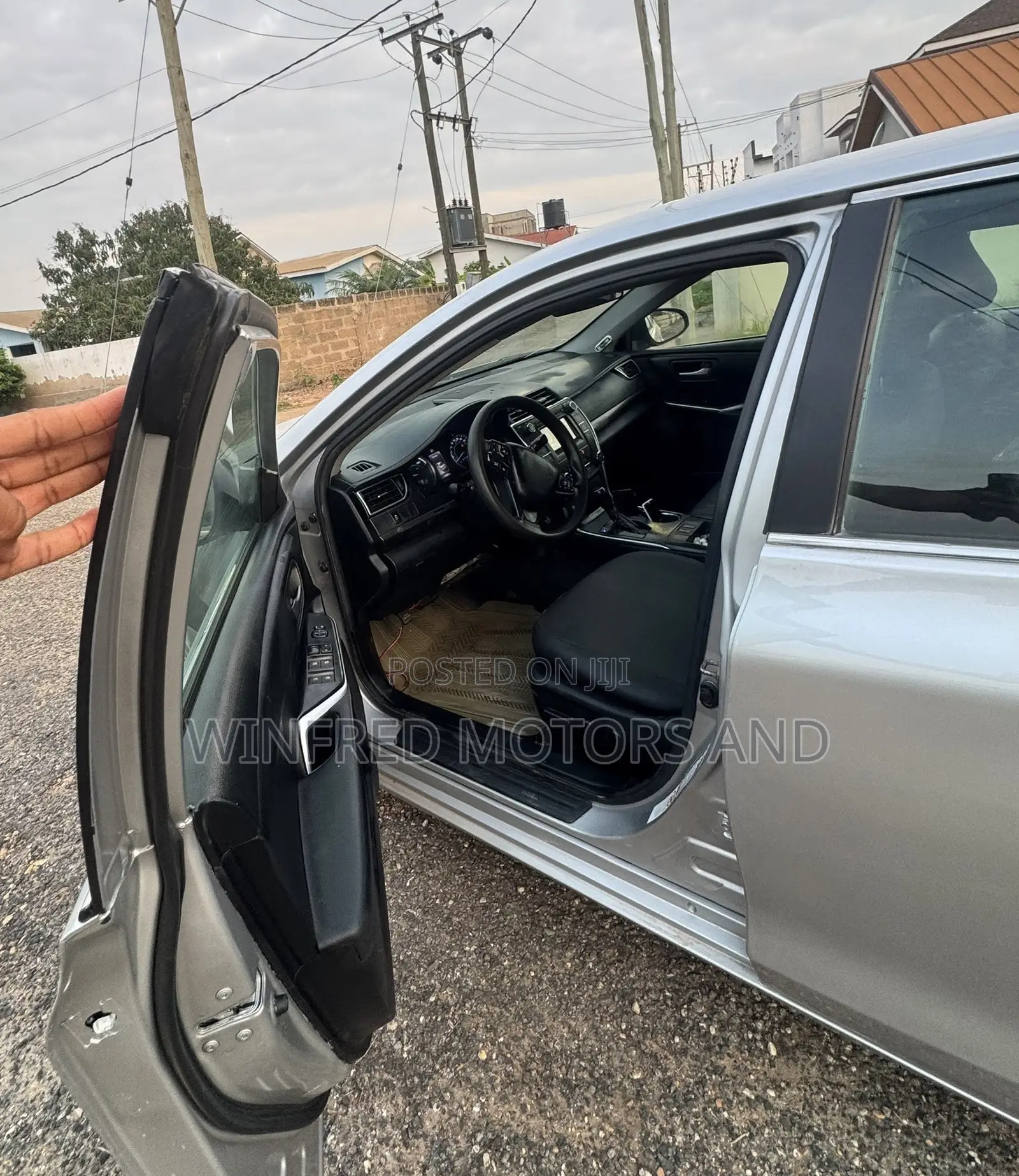 Toyota Camry LE 4dr Sedan (2.5L 4cyl 6A) 2015 Gray