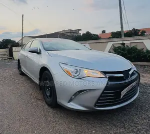 Toyota Camry LE 4dr Sedan (2.5L 4cyl 6A) 2015 Gray