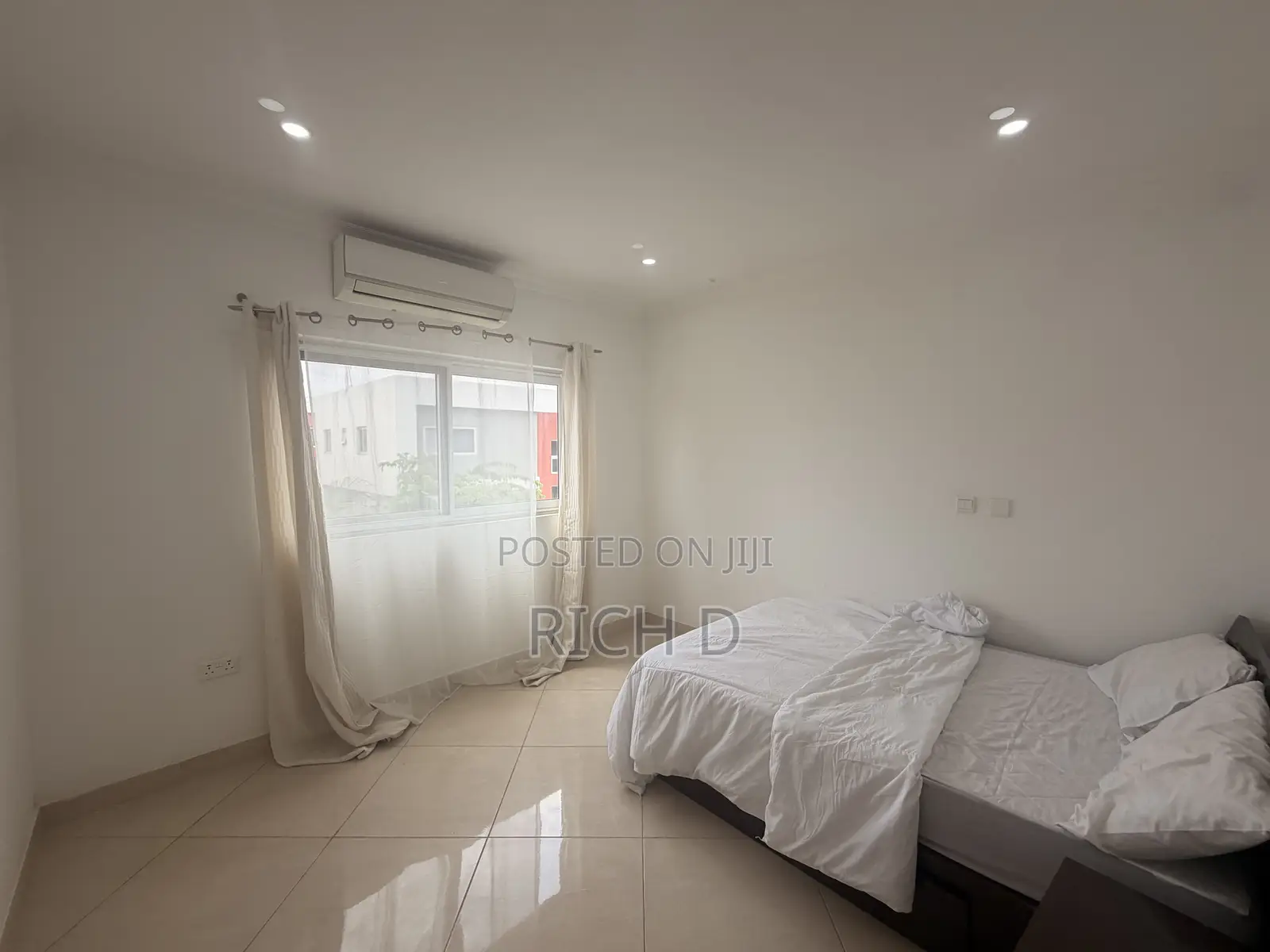 Furnished 3bdrm House in The Greens Estate, Community 25 for rent