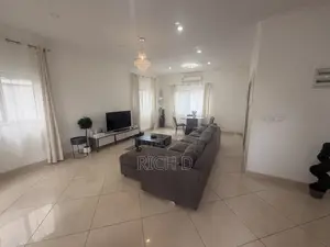 Furnished 3bdrm House in The Greens Estate, Community 25 for rent