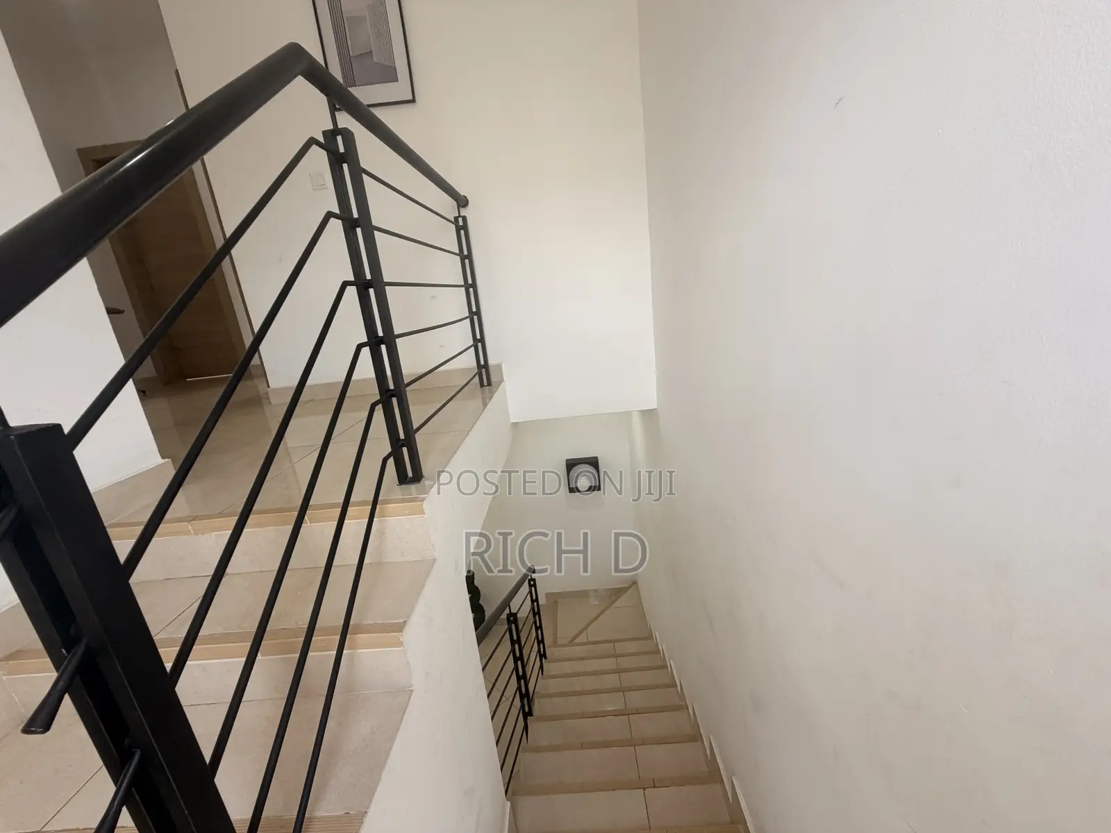 Furnished 3bdrm House in The Greens Estate, Community 25 for rent