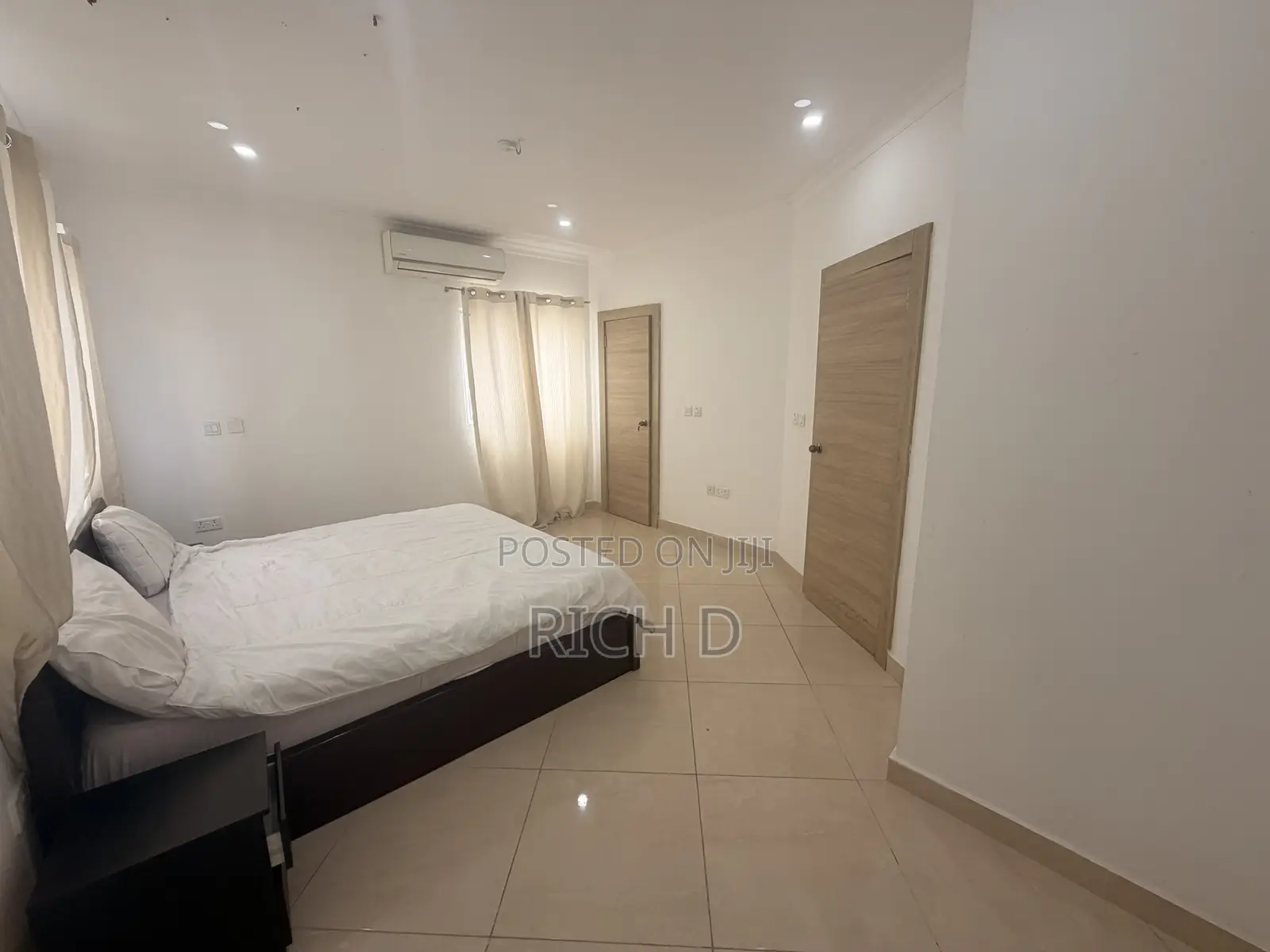 Furnished 3bdrm House in The Greens Estate, Community 25 for rent