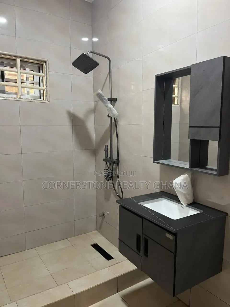 5bdrm House in Ghana Flag for rent