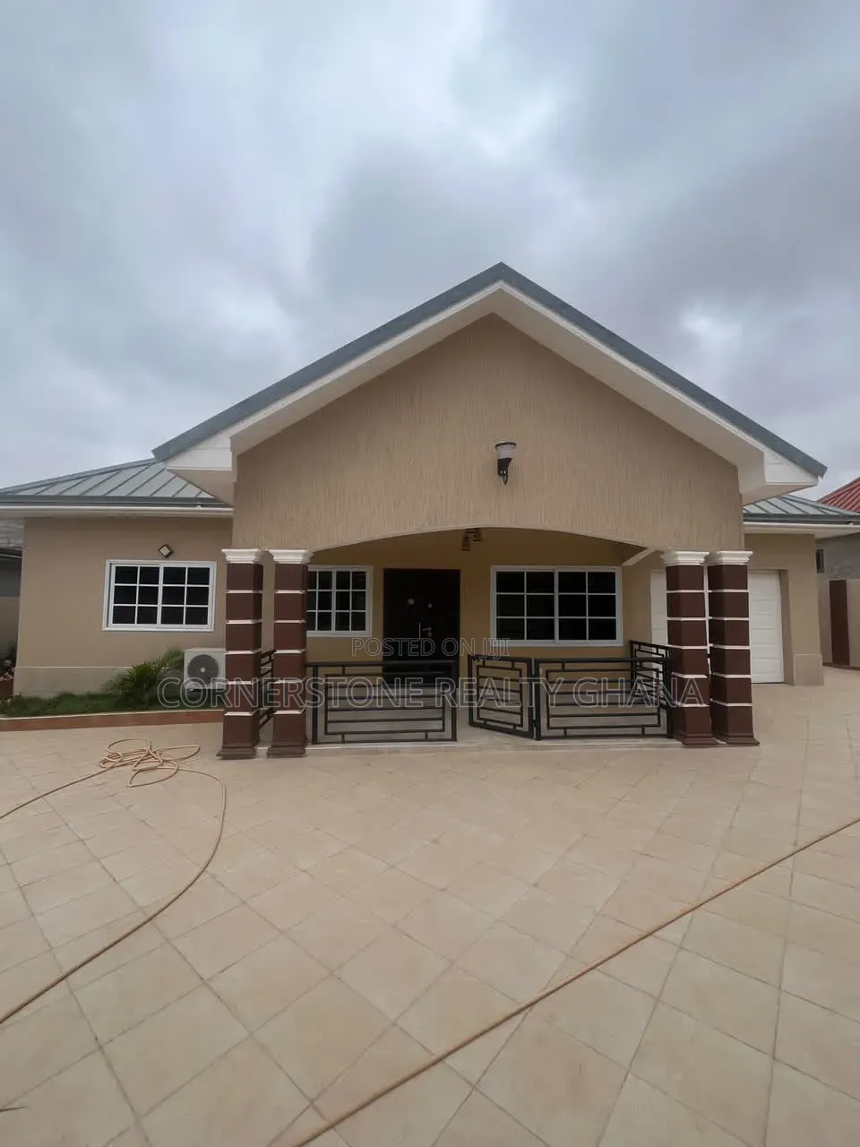 5bdrm House in Ghana Flag for rent