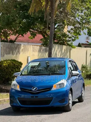 Toyota Vitz 1.3 FWD 5dr 2012 Blue