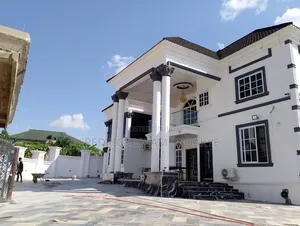 6bdrm House in Brother K Estate, Kumasi Metropolitan for sale