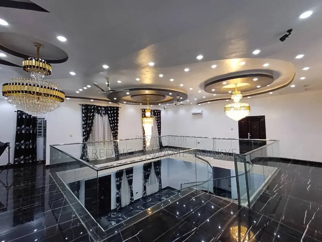 6bdrm House in Brother K Estate, Kumasi Metropolitan for sale
