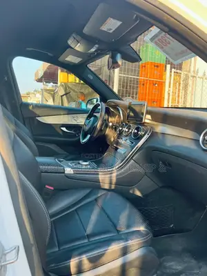 Mercedes-Benz GLC-Class 2019 White