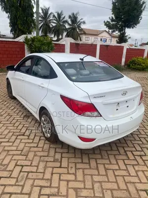Hyundai Accent SE Sedan 2016 White
