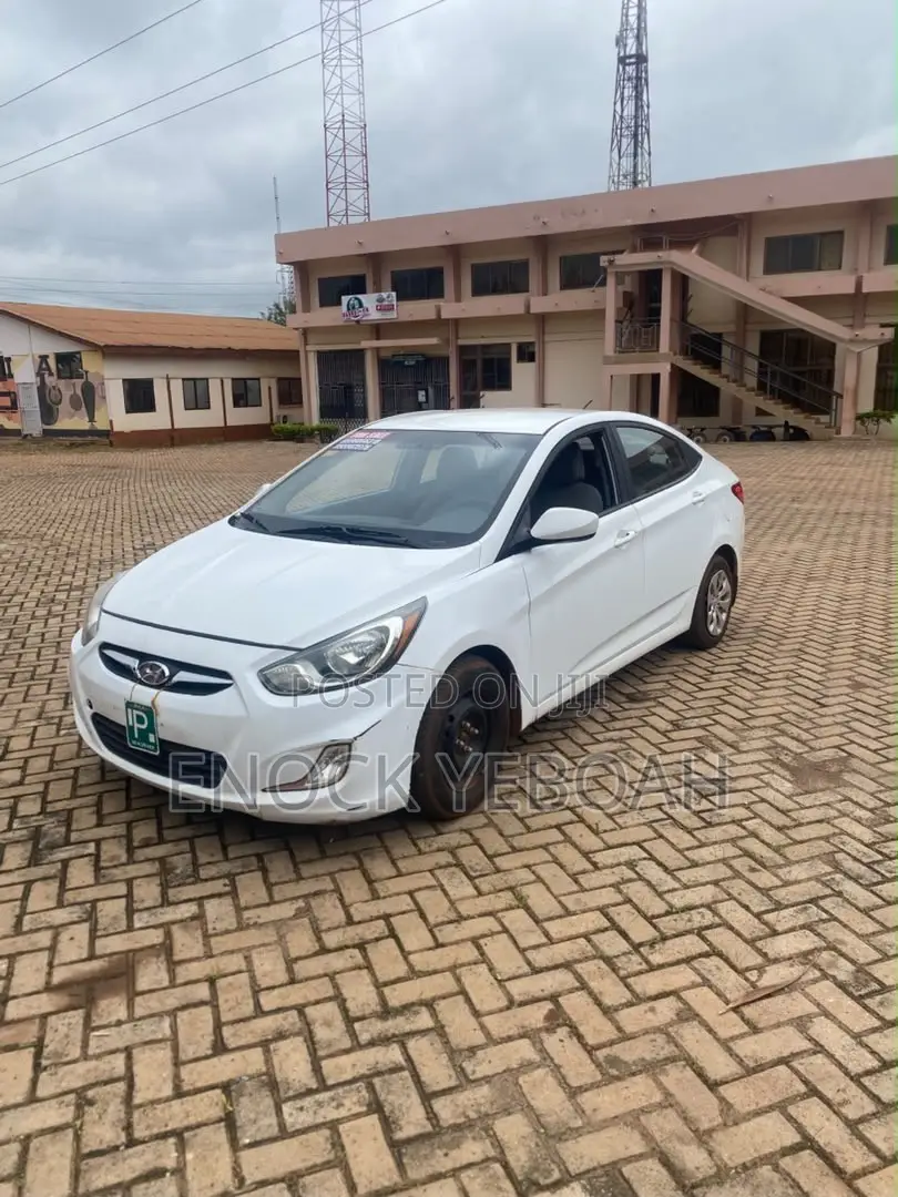 Hyundai Accent SE Sedan 2016 White
