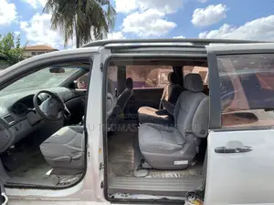 Toyota Sienna 2010 White