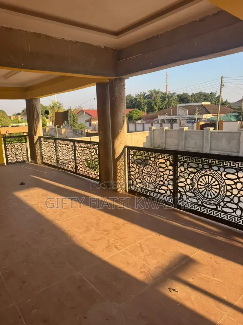 3bdrm Apartment in Santtasi Star, Kumasi Metropolitan for rent