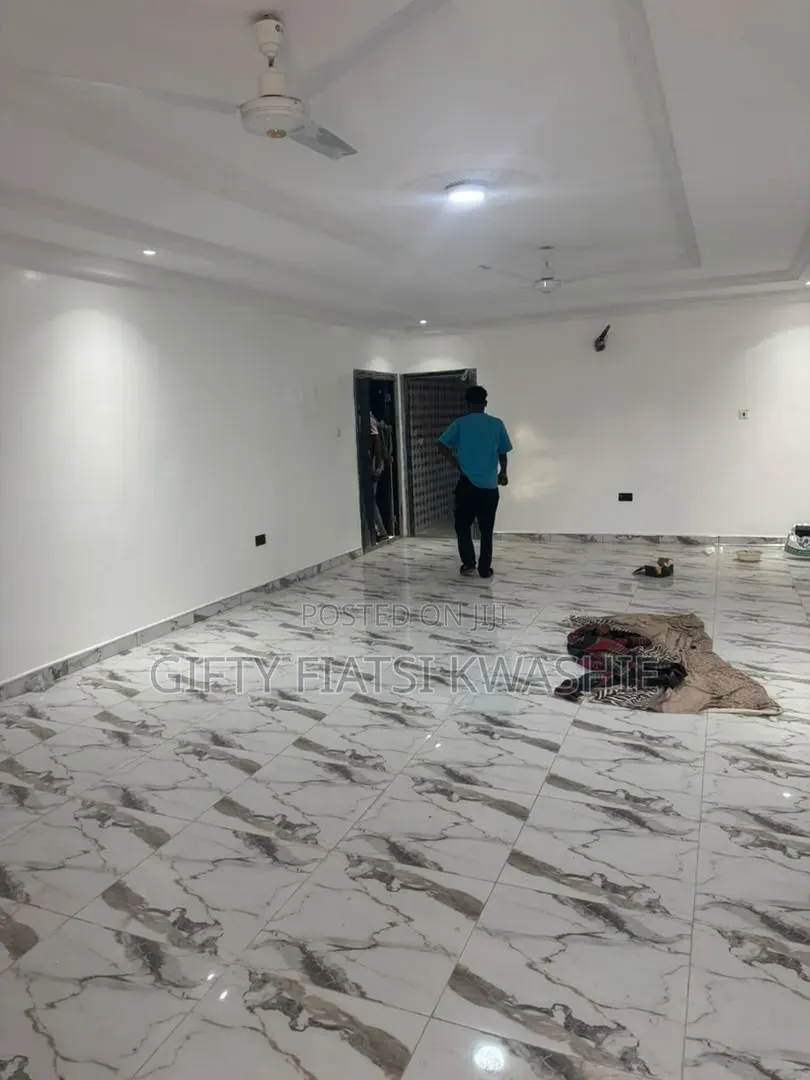 3bdrm Apartment in Santtasi Star, Kumasi Metropolitan for rent
