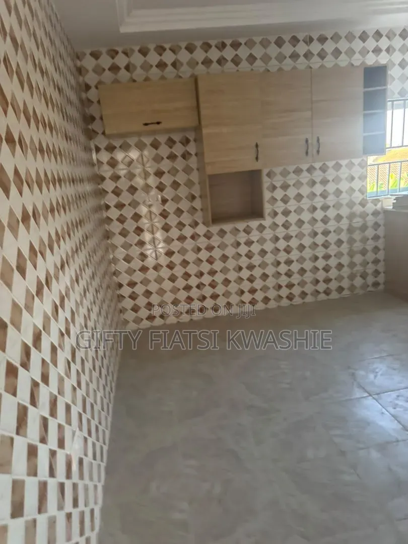 3bdrm Apartment in Santtasi Star, Kumasi Metropolitan for rent