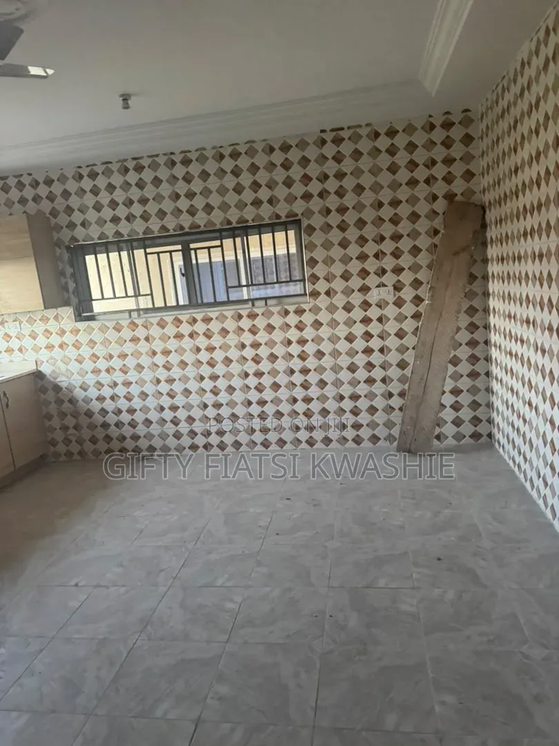 3bdrm Apartment in Santtasi Star, Kumasi Metropolitan for rent