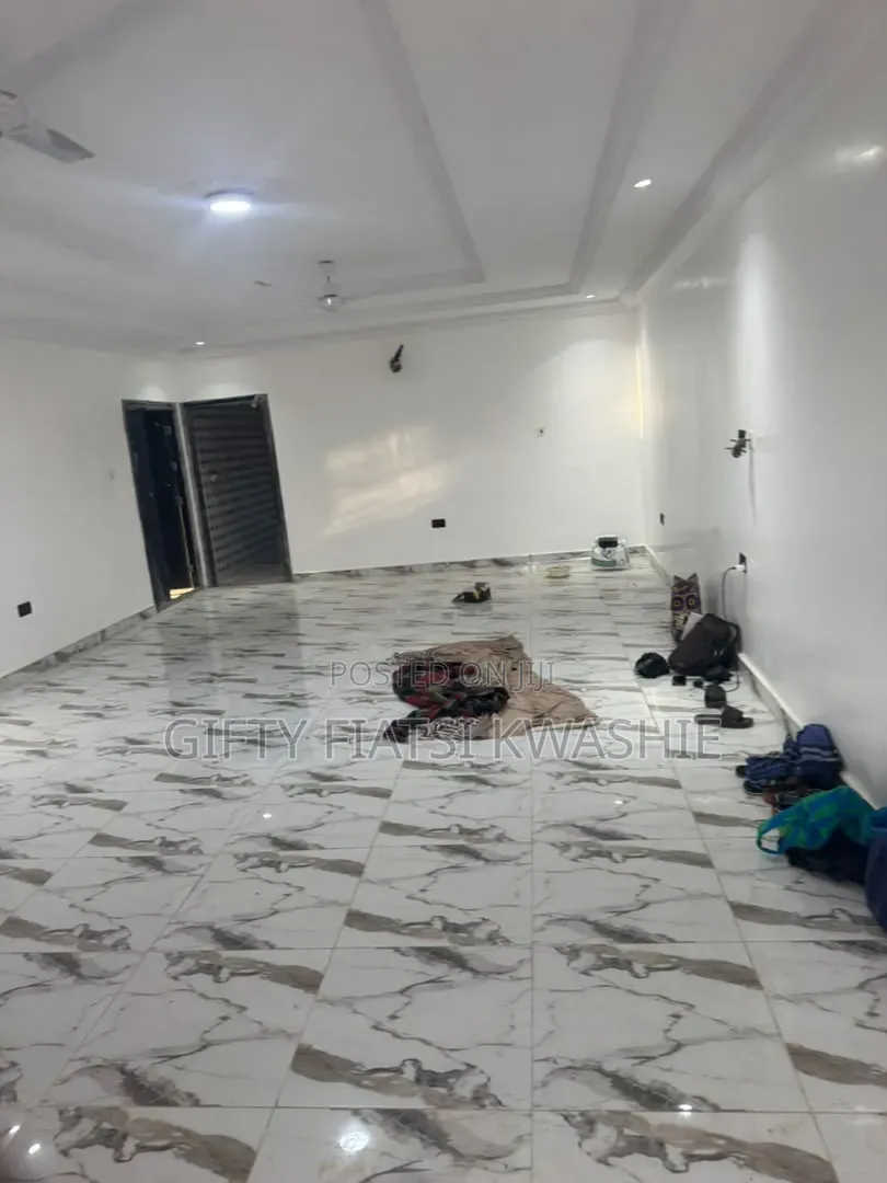 3bdrm Apartment in Santtasi Star, Kumasi Metropolitan for rent