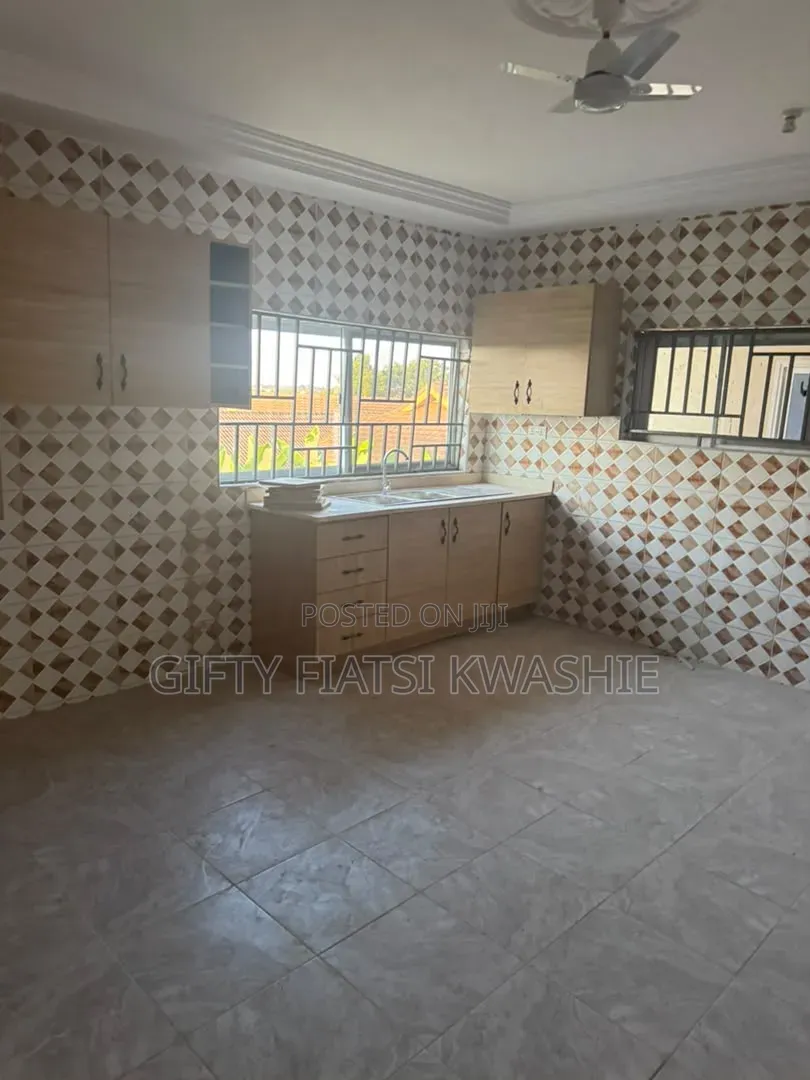 3bdrm Apartment in Santtasi Star, Kumasi Metropolitan for rent