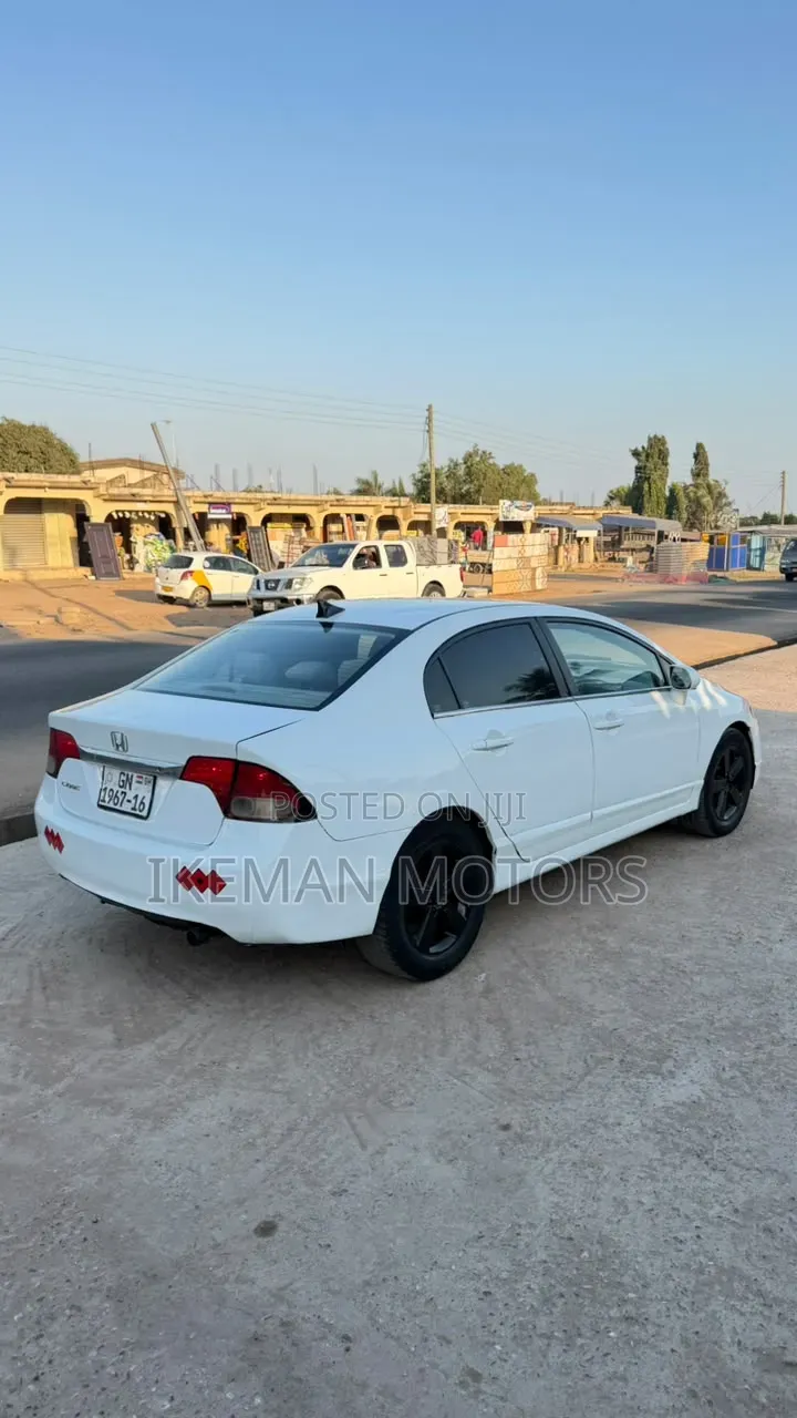 Honda Civic DX Sedan 2010 White
