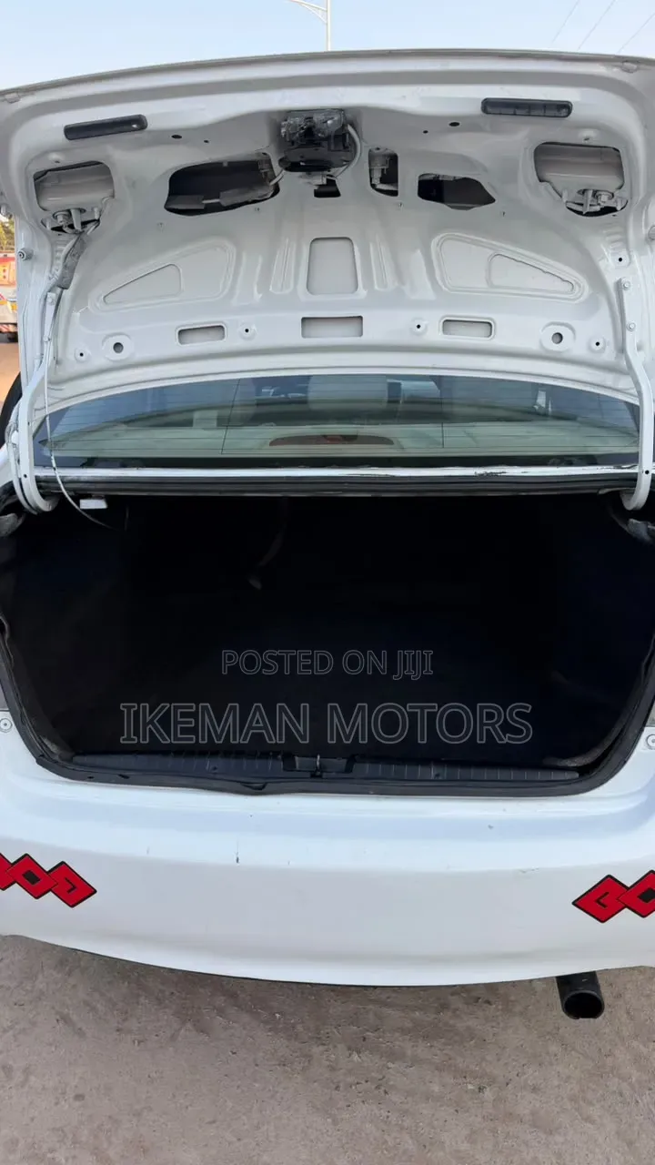 Honda Civic DX Sedan 2010 White