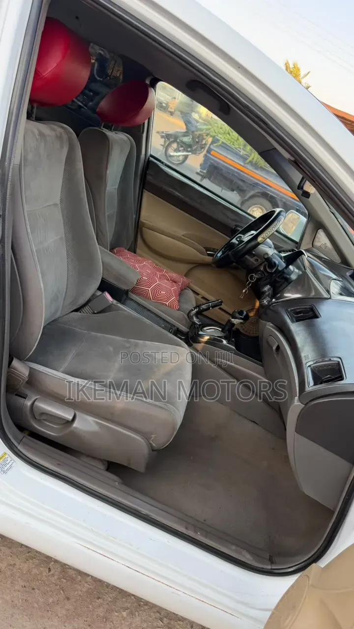 Honda Civic DX Sedan 2010 White