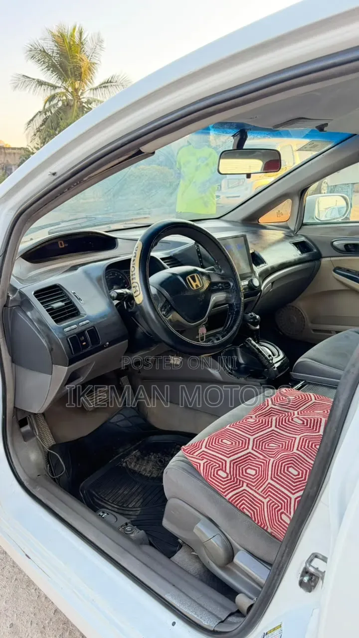Honda Civic DX Sedan 2010 White