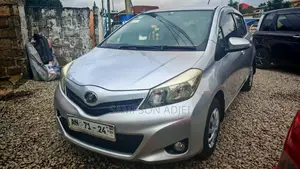 Toyota Vitz 2012 Silver