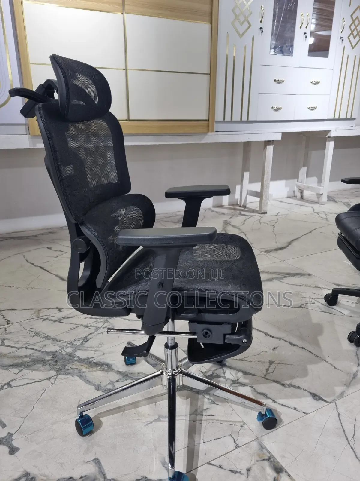 Full-Mesh Office Chair- Adjustable Headrest & Retractable Footrest
