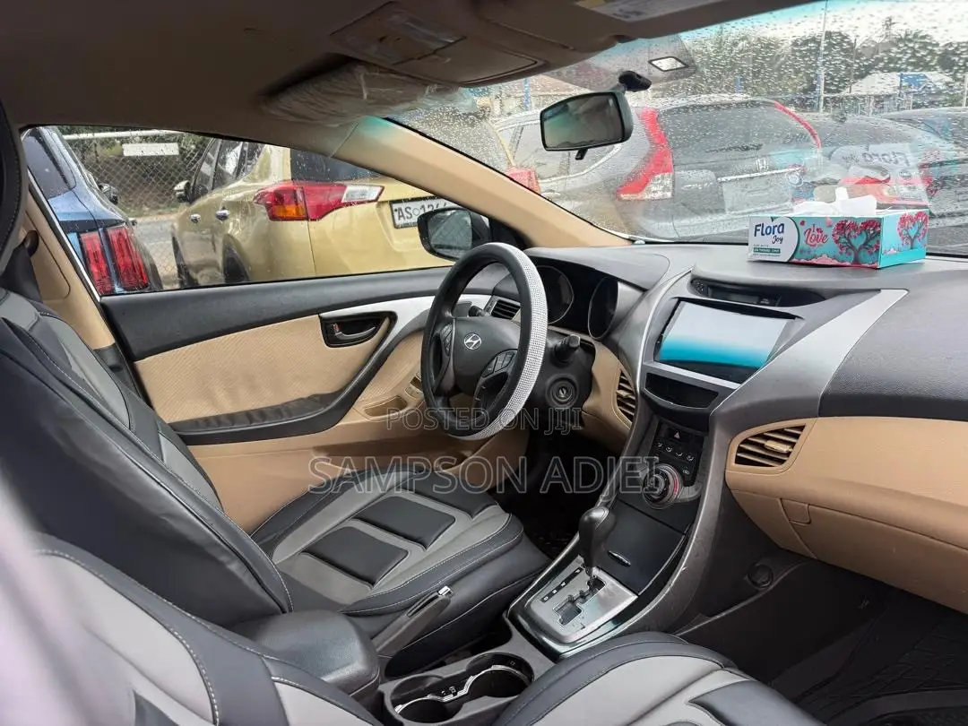 Hyundai Elantra 2013 White