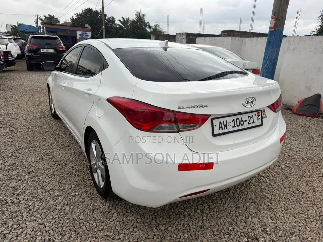 Hyundai Elantra 2013 White