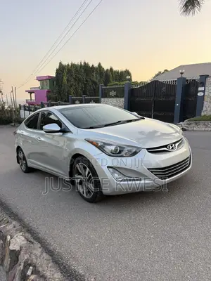 Hyundai Elantra Limited Sedan FWD (1.8L 4cyl 6A) 2013 Silver