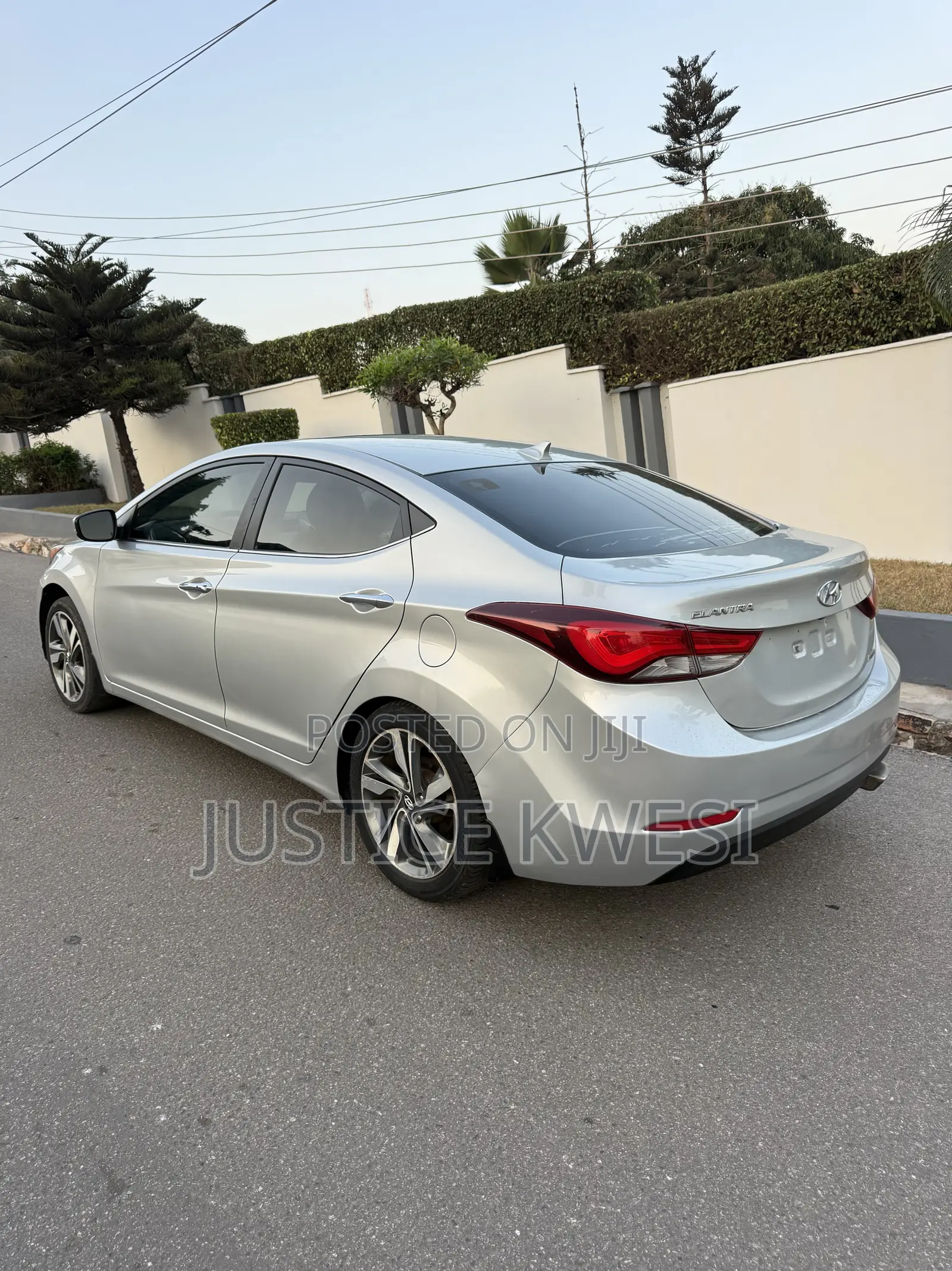 Hyundai Elantra Limited Sedan FWD (1.8L 4cyl 6A) 2013 Silver