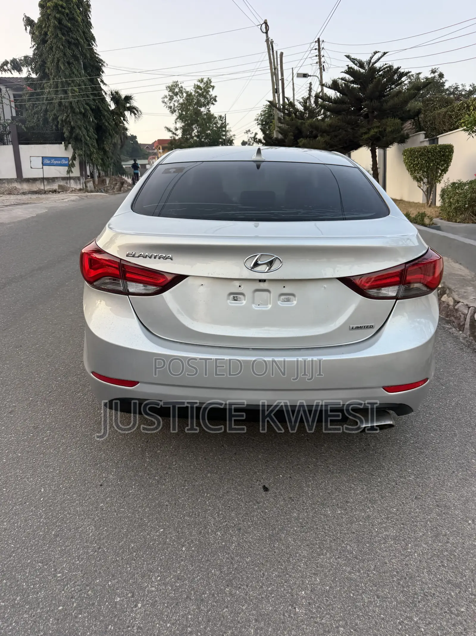 Hyundai Elantra Limited Sedan FWD (1.8L 4cyl 6A) 2013 Silver