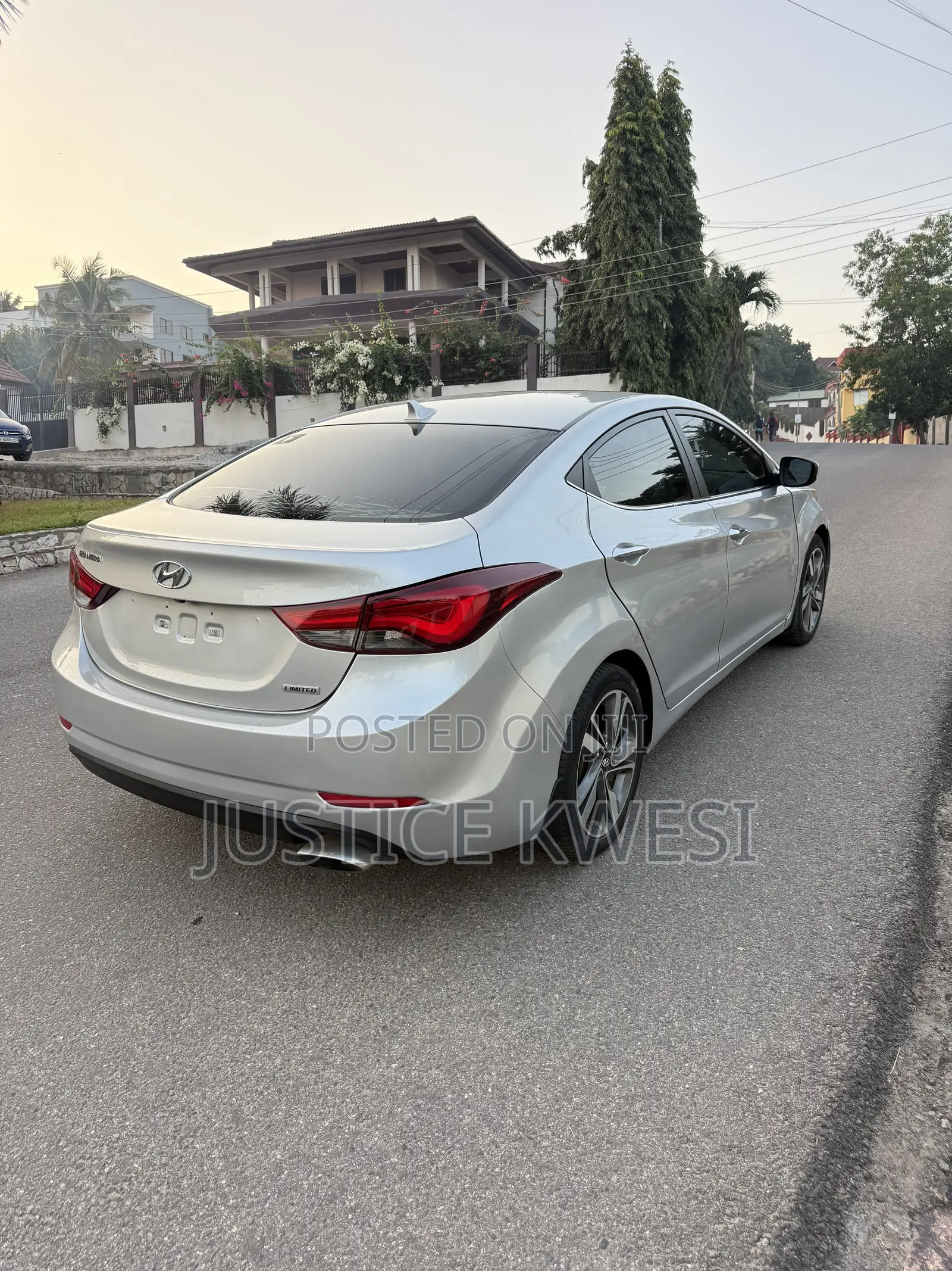 Hyundai Elantra Limited Sedan FWD (1.8L 4cyl 6A) 2013 Silver