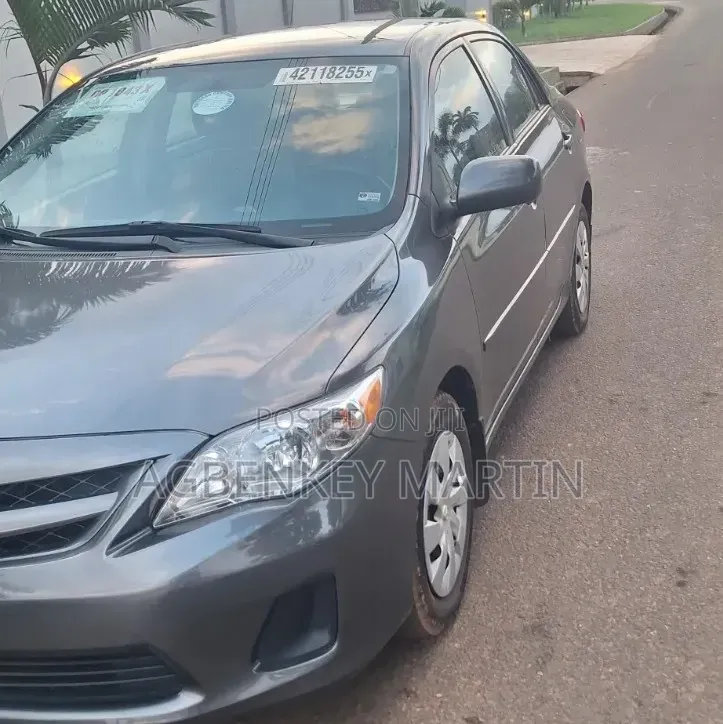 Toyota Corolla 2012 Gray