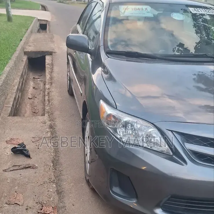 Toyota Corolla 2012 Gray