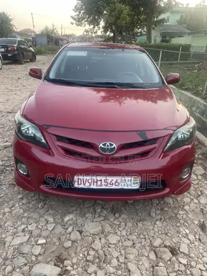 Toyota Corolla 2013 Red