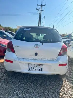 Toyota Vitz 2010 White