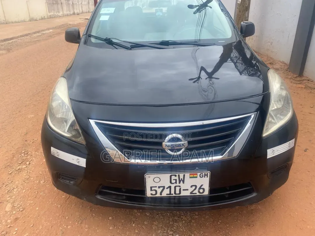Nissan Versa 2014 Black